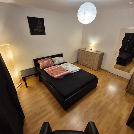 Schoene 3 Schlafzimmer Wohnung Mit 4 Dopplbetten Берлин Экстерьер фото