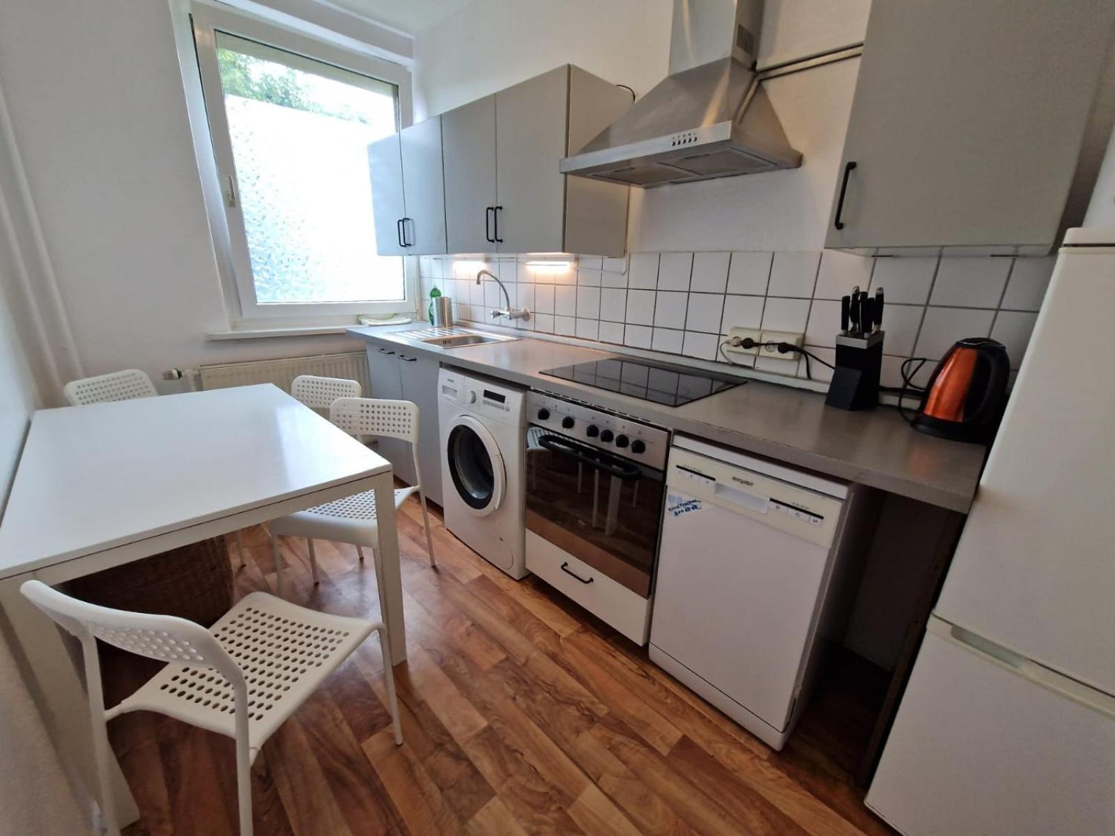 Schoene 3 Schlafzimmer Wohnung Mit 4 Dopplbetten Берлин Экстерьер фото